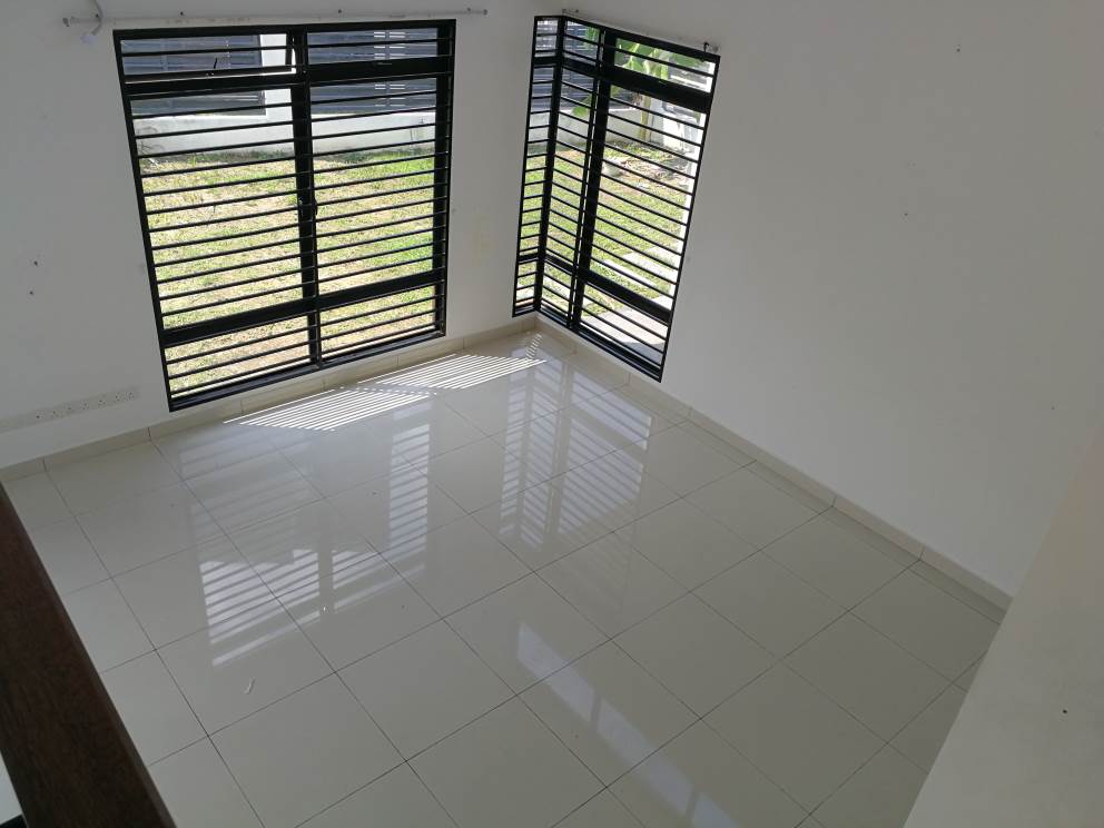 REDUCED PRICE CORNER 2 storey terrace - photo 5