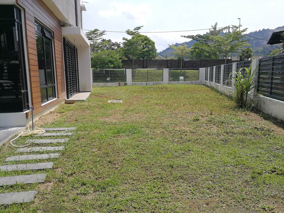 REDUCED PRICE CORNER 2 storey terrace - photo 2
