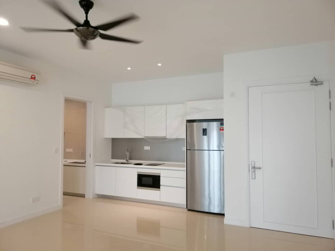 SELLING WITH TENANT Pavillion Hilltop Mont Kiara - photo 2
