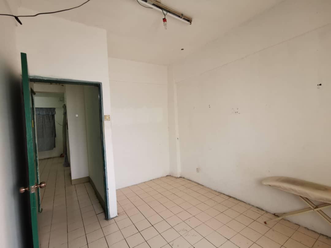 Apartment Cempaka Persiaran Bandar Bukit Raja - photo 8