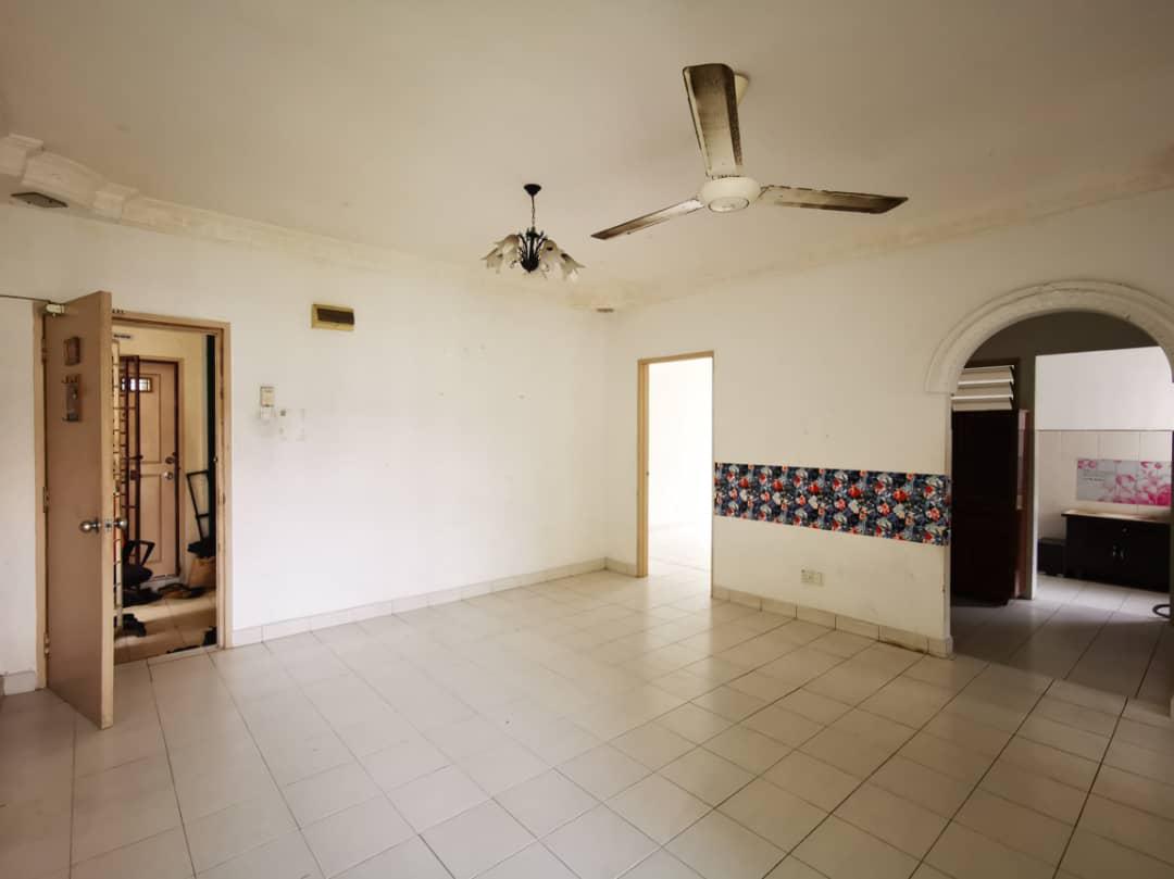 Pangsapuri Teratai Jalan 1, Taman Sutera, Kajang - photo 3