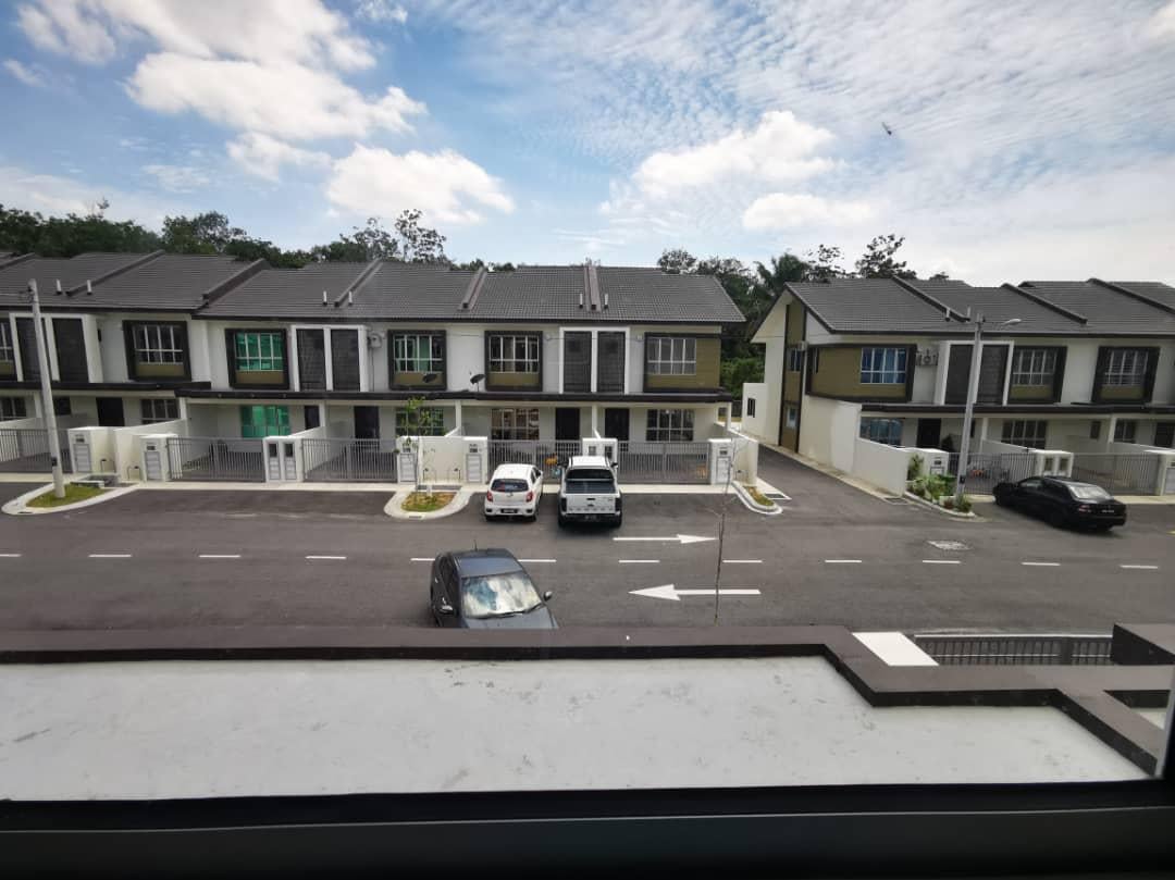 Double Storey Taman Idaman Putra, Sg Buloh - photo 11