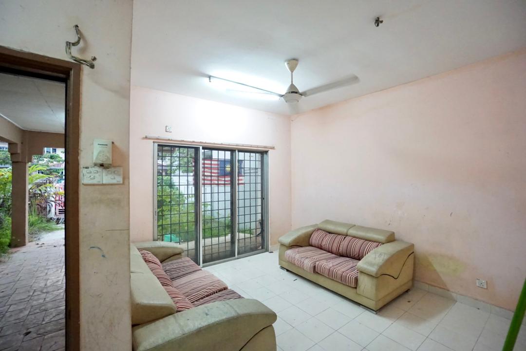 Double Storey Terrace, Cahaya Alam Seksyen U12 - photo 2