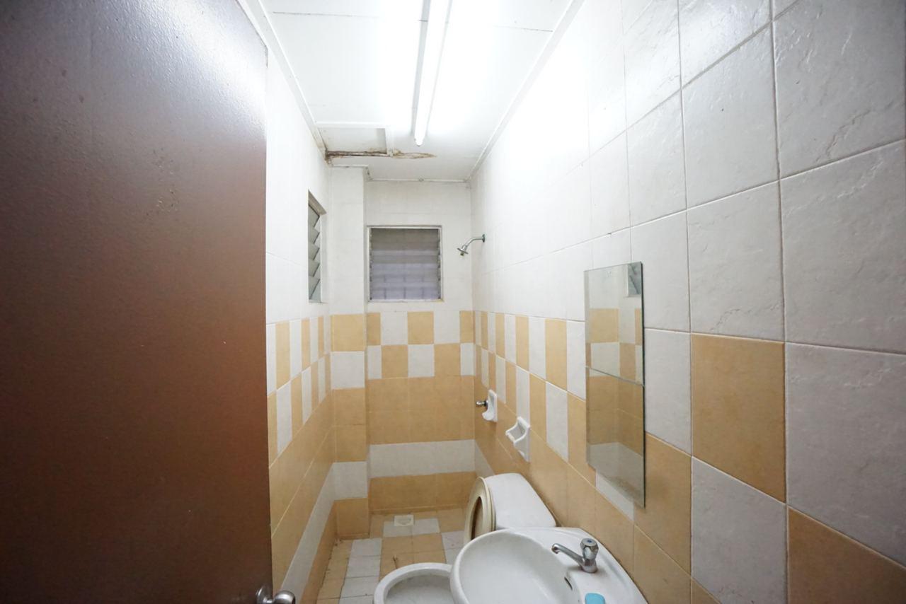 Double Storey Terrace, Cahaya Alam Seksyen U12 - photo 6