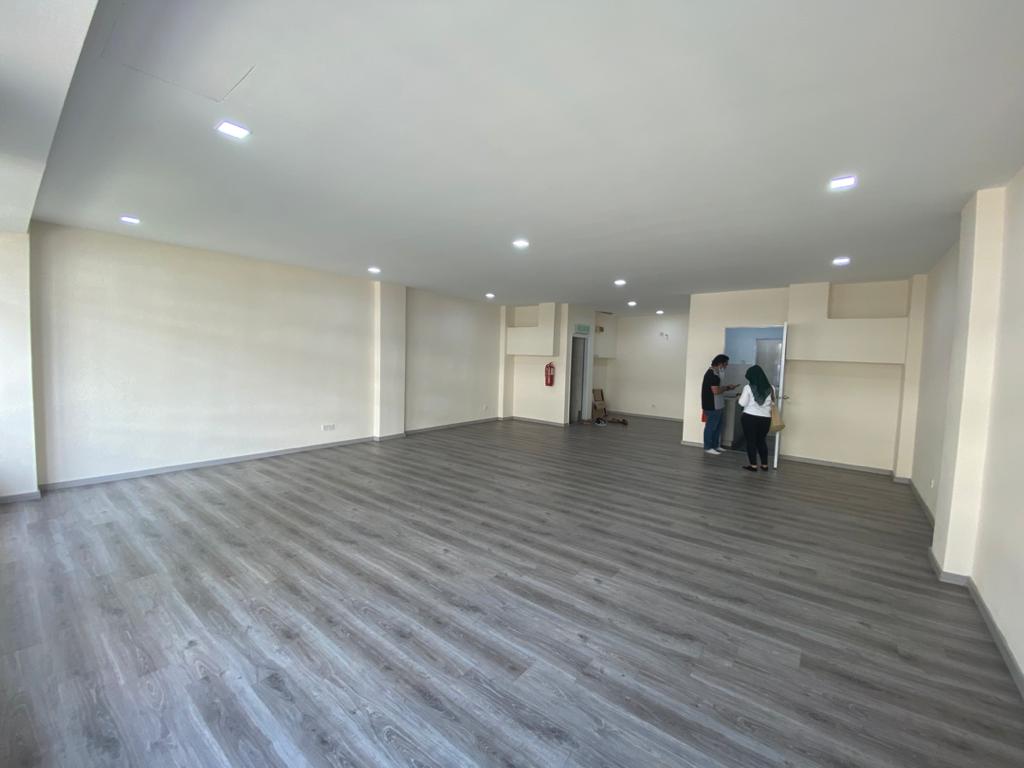 Newly Painted Office For Rent - photo 2