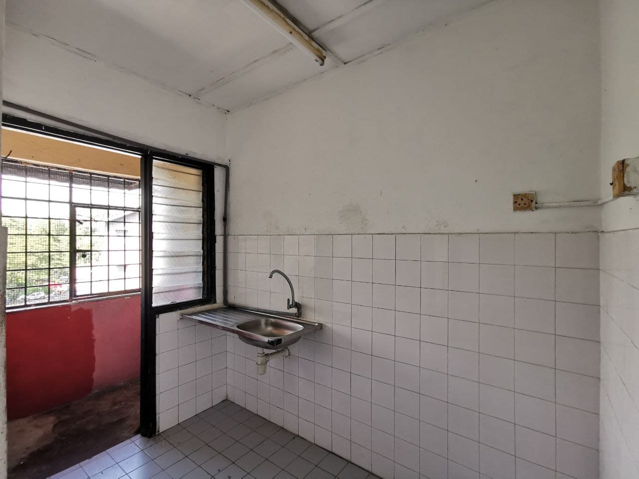 Very Cheap Lowcost Wawasan Apartment - photo 10