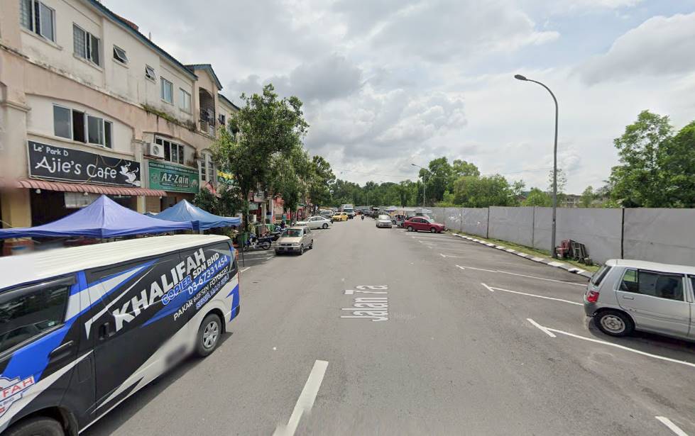 Shop Front Unit Ground Floor Medan Puteri For Sale - photo 3