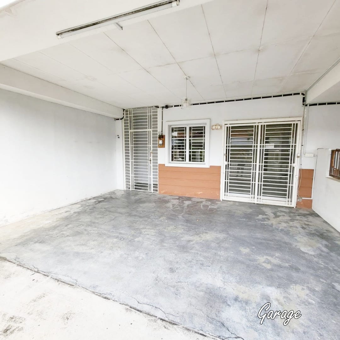 Gated Double Story House Bandar Saujana Utama - photo 2