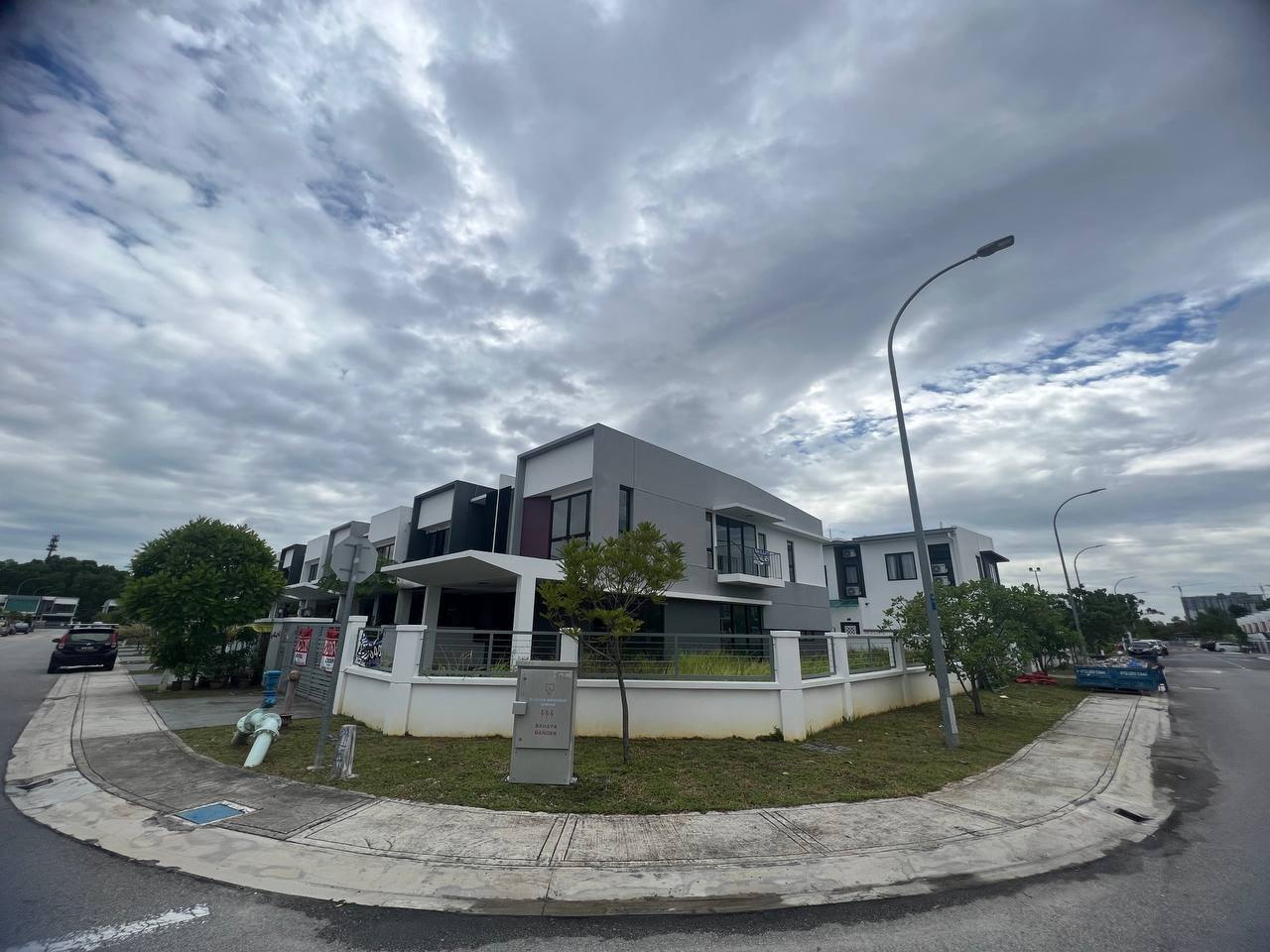 Corner Lot Double Storey Terrace Dahlia Shah Alam - photo 2
