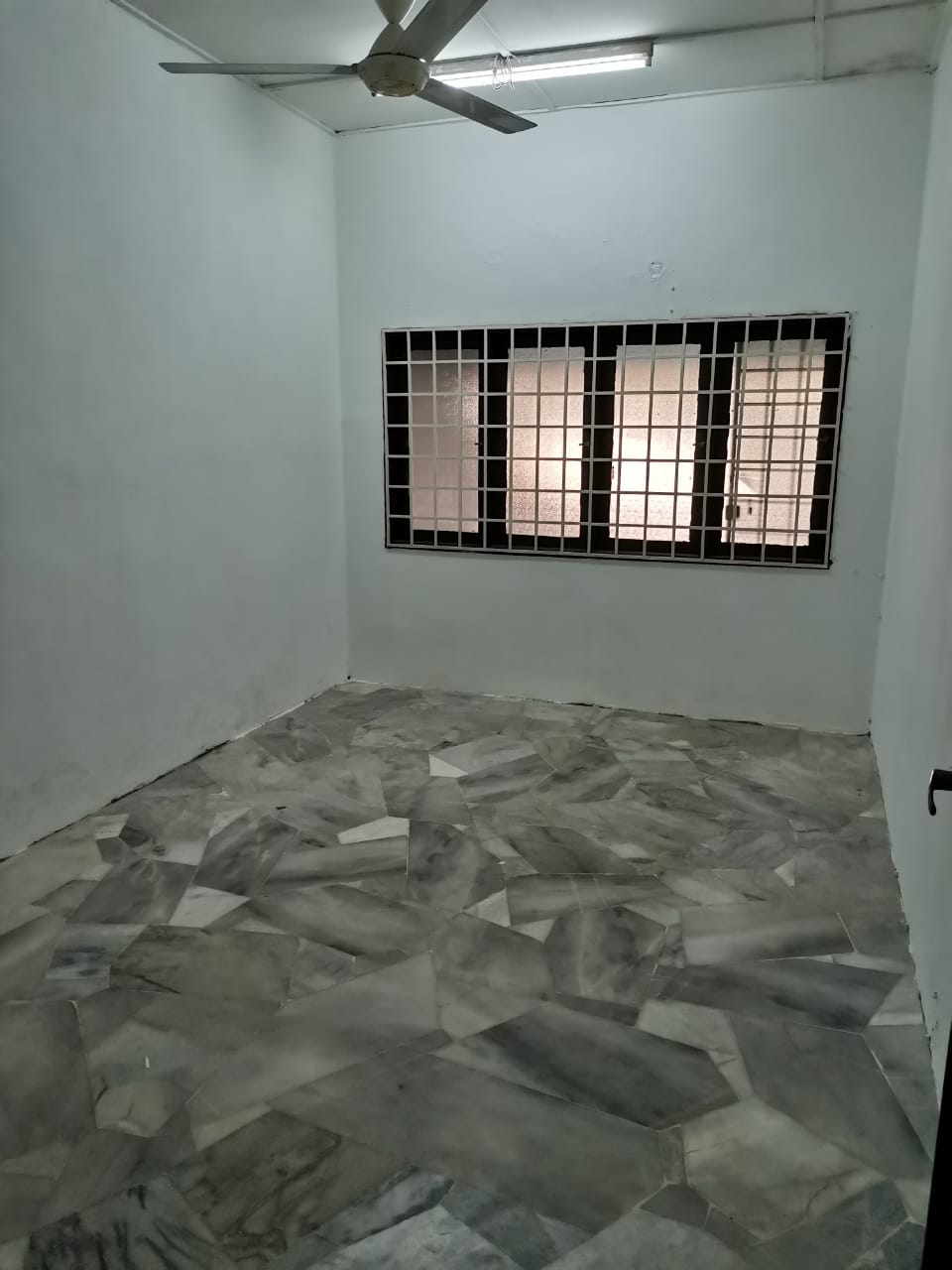Single Storey Taman Desa Kemuning Sek 35 Shah Alam - photo 7