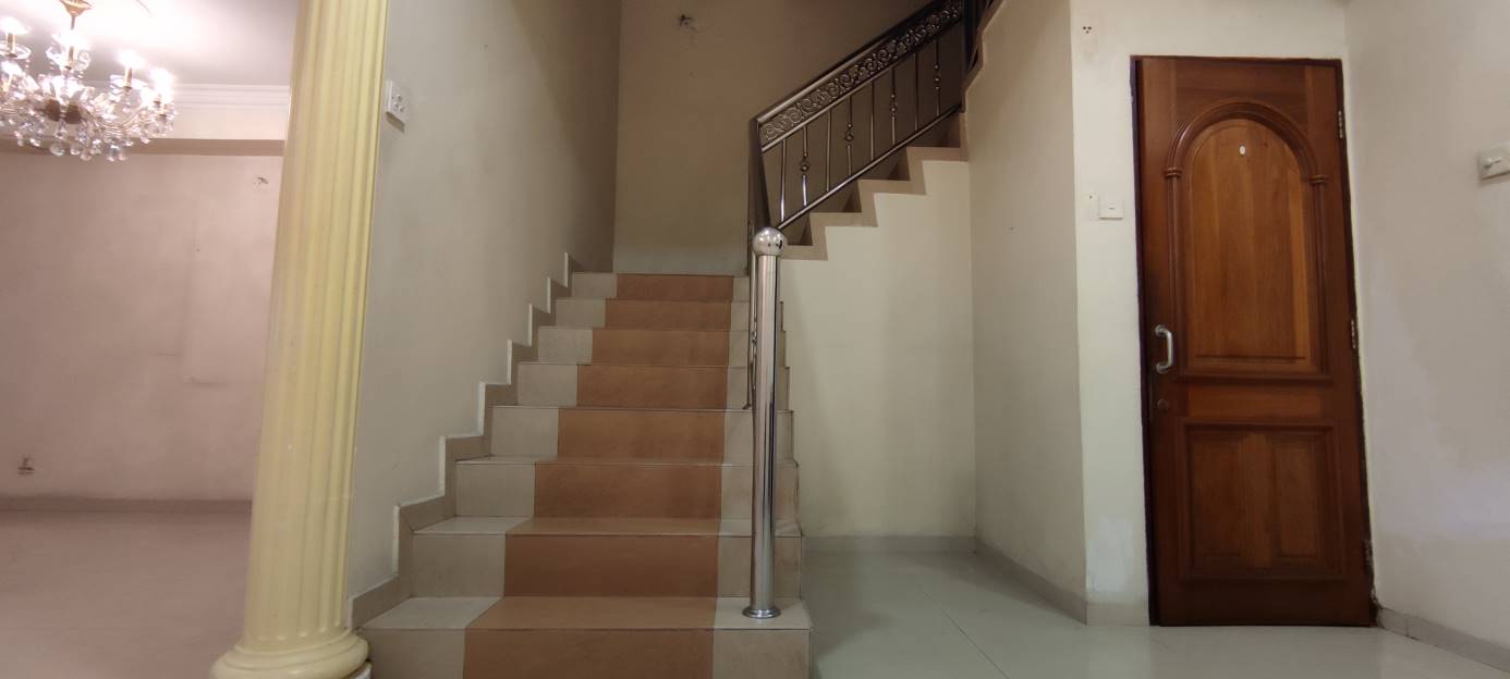 Triple Storey Terrace House Medan Idaman Gombak - photo 8