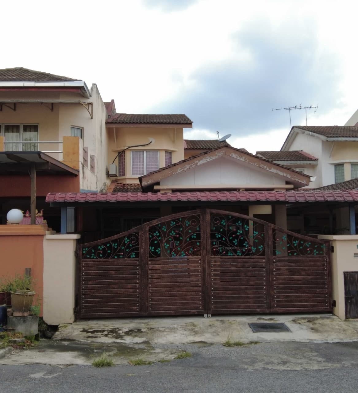 One and Half Storey Jalan Suakasih BTHO - photo 2