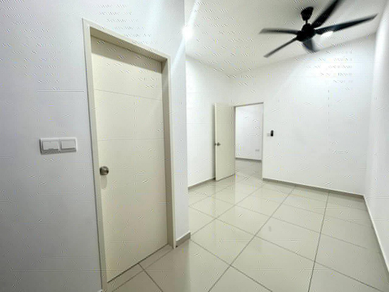 RENOVATED End Lot  2sty Terrace Tiara Sendayan - photo 7