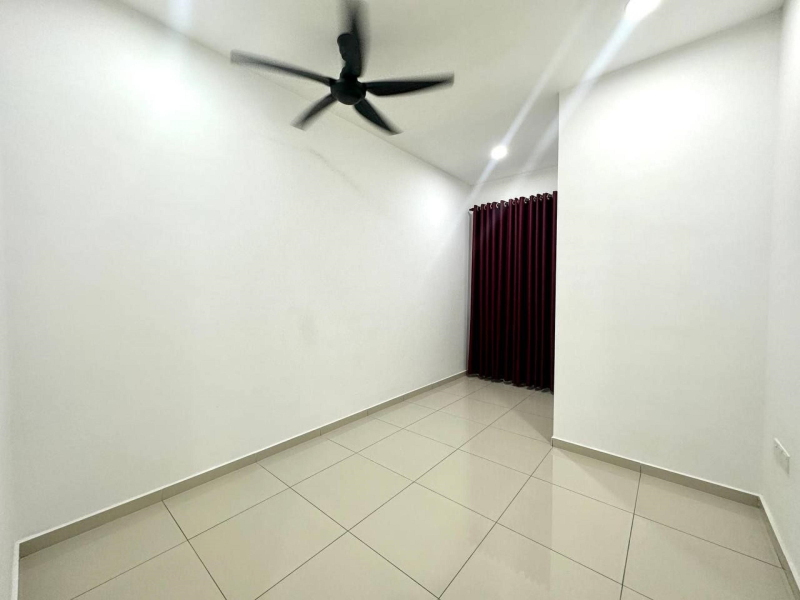 RENOVATED End Lot  2sty Terrace Tiara Sendayan - photo 10