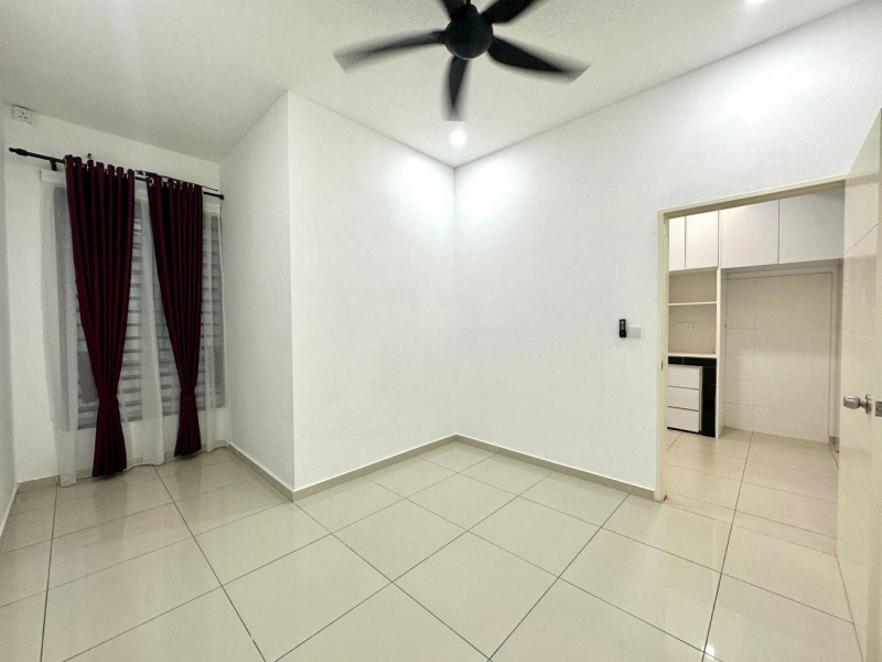RENOVATED End Lot  2sty Terrace Tiara Sendayan - photo 13