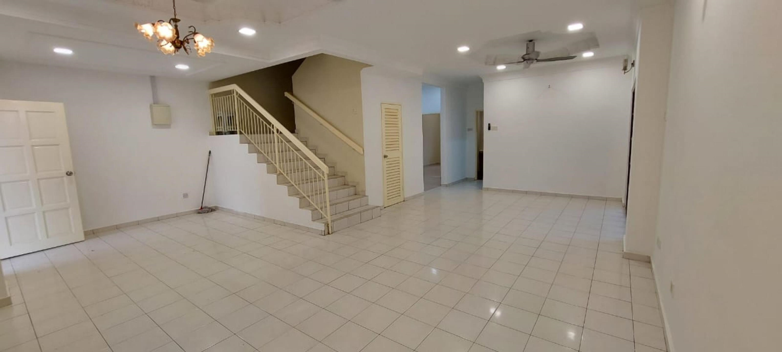 Freehold 2sty Semi D, Taman Puncak Utama, Kajang - photo 10