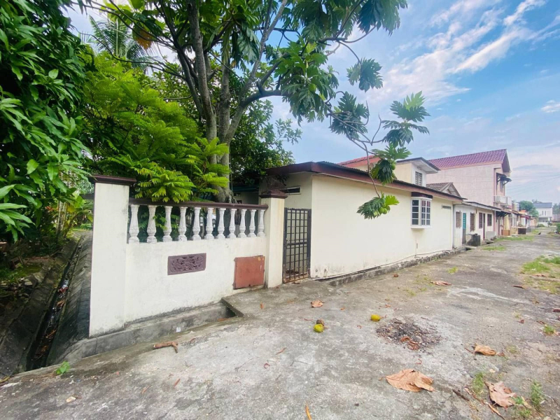 CORNER LOT TERRACE  JALAN MELIKAI, KLANG - photo 12