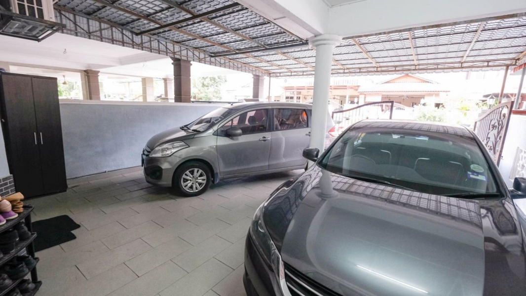 RENOVATED DOUBLE STOREY TERRACE - TAMAN HARMONI - photo 4