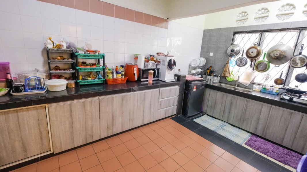 RENOVATED DOUBLE STOREY TERRACE - TAMAN HARMONI - photo 11