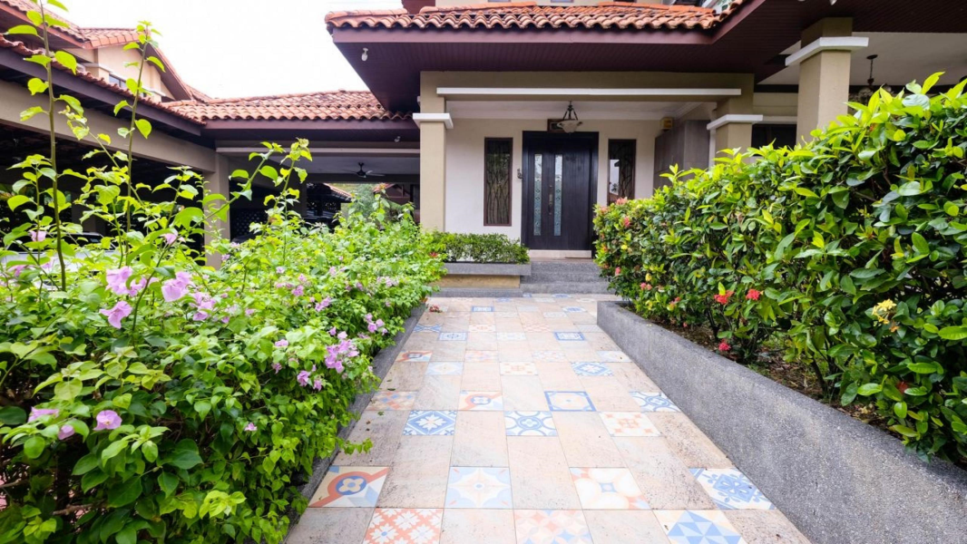 Double Storey Bungalow, Jalan PJU, Laman Ara - photo 4