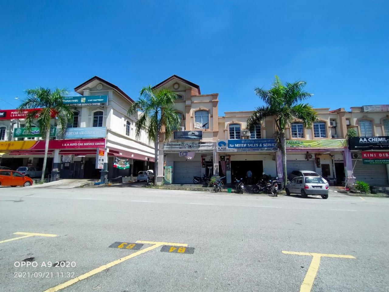 End Lot Double Storey Shop Lot Puncak Alam - photo 2