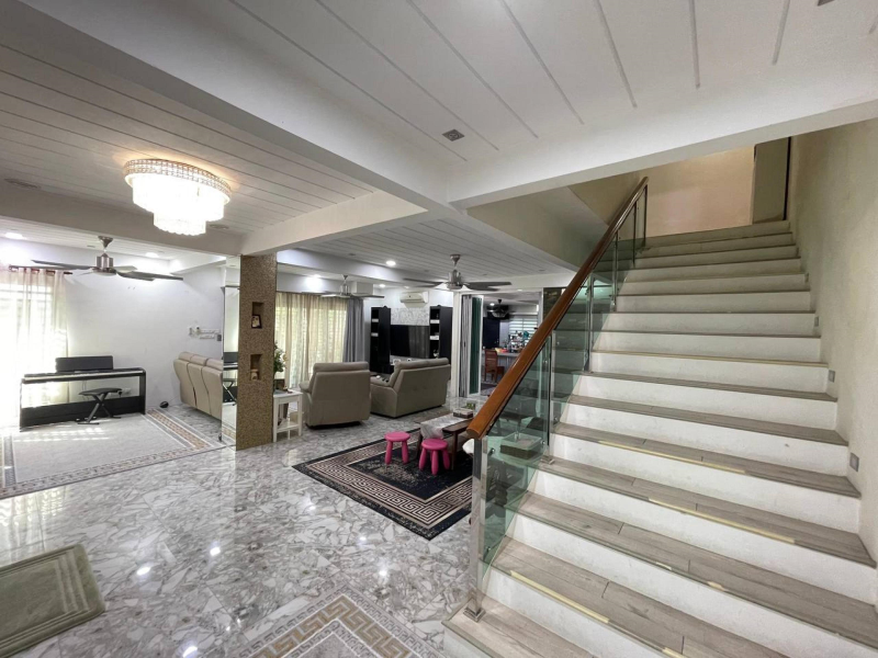 CORNER LOT DOUBLE STOREY TAMAN KINRARA 3 , PUCHONG - photo 4
