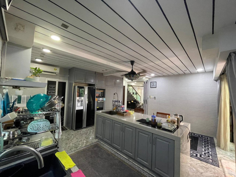 CORNER LOT DOUBLE STOREY TAMAN KINRARA 3 , PUCHONG - photo 9