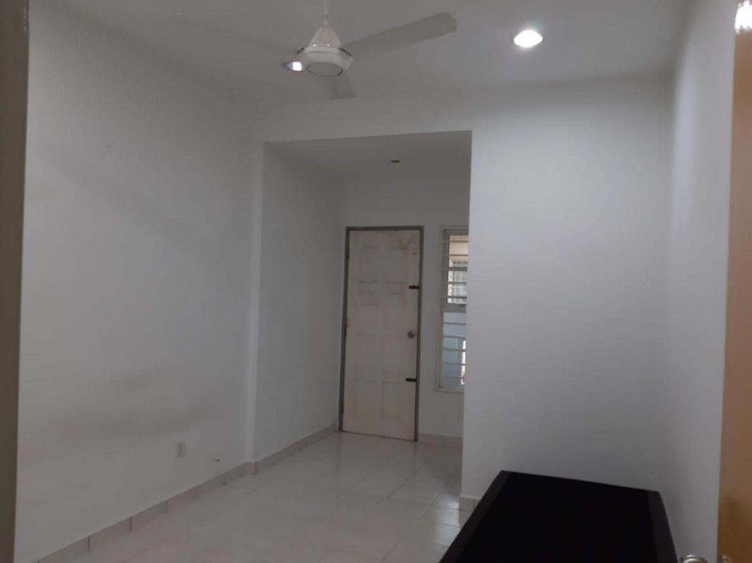 Double Storey Terrace, Taman Pelangi Semenyih - photo 9