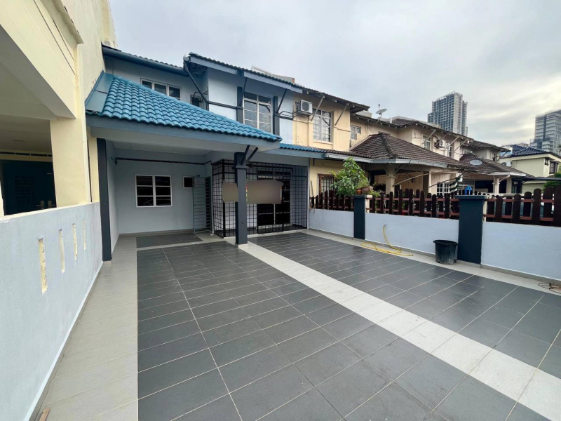 Taman Subang Mewah USJ1 - photo 3