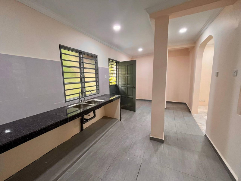 Taman Subang Mewah USJ1 - photo 11