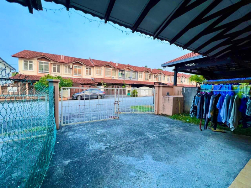Terrace Taman Ixora Bandar Baru Salak Tinggi - photo 7