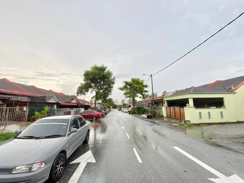 1sty  FASA 2 LORONG GUGUSAN ALAM PUNCAK ALA - photo 3