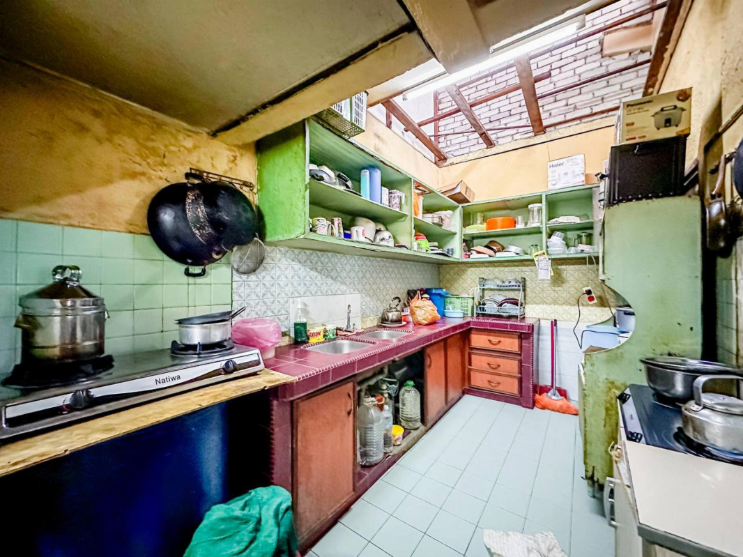 1sty Terrace, Jalan Mewah, Bandar Tun Razak - photo 12
