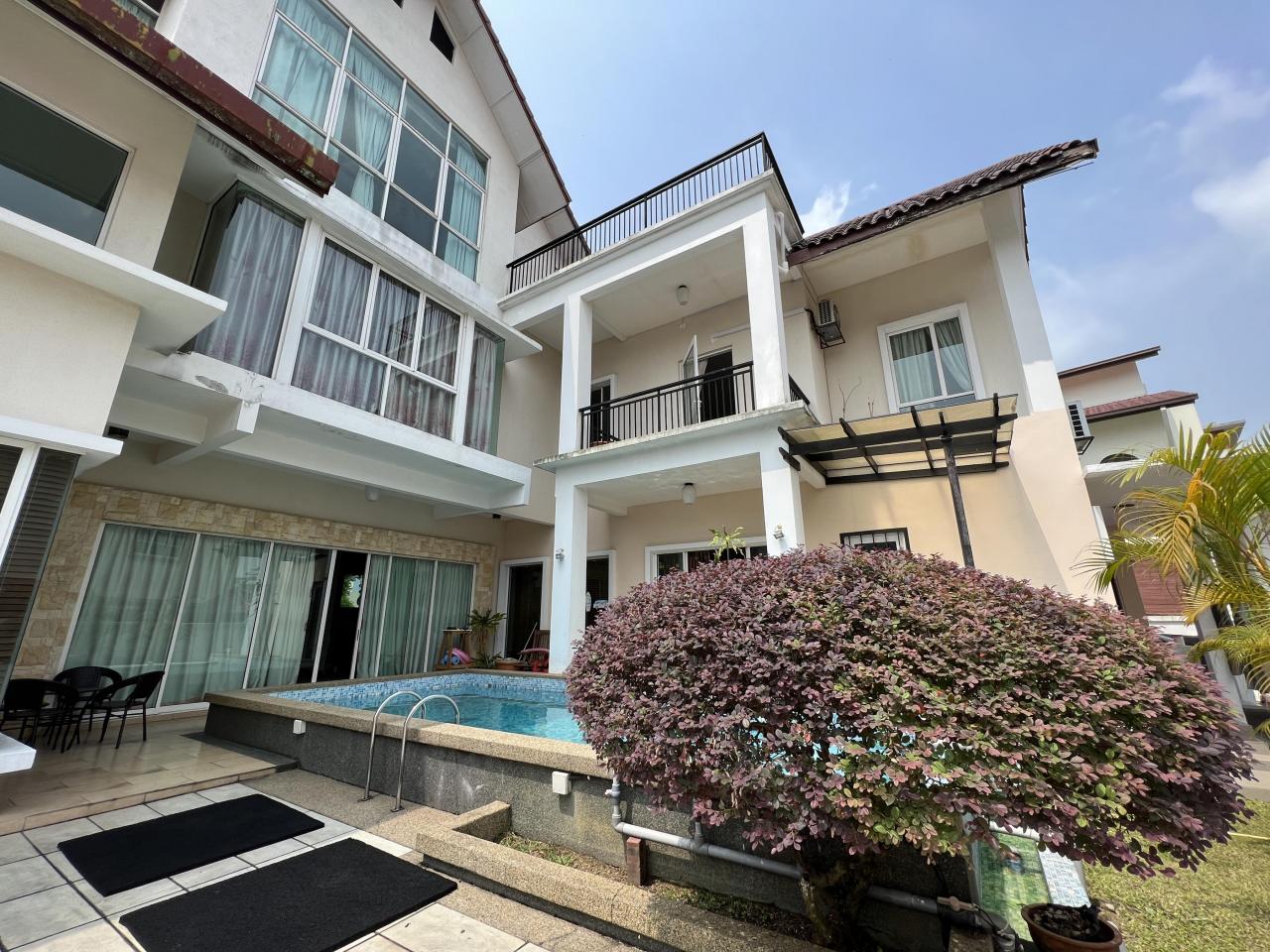 Bungalow with Pool, Country Heights, Kajang - photo 3