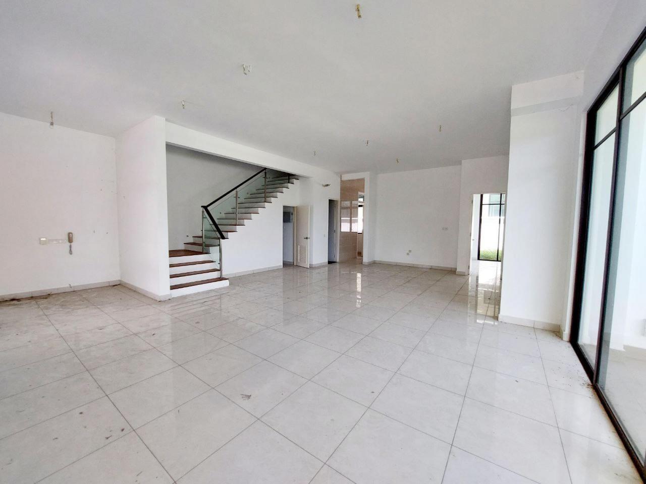 Corner Lot Semi D, Facing Lake, Eco Majestic - photo 6