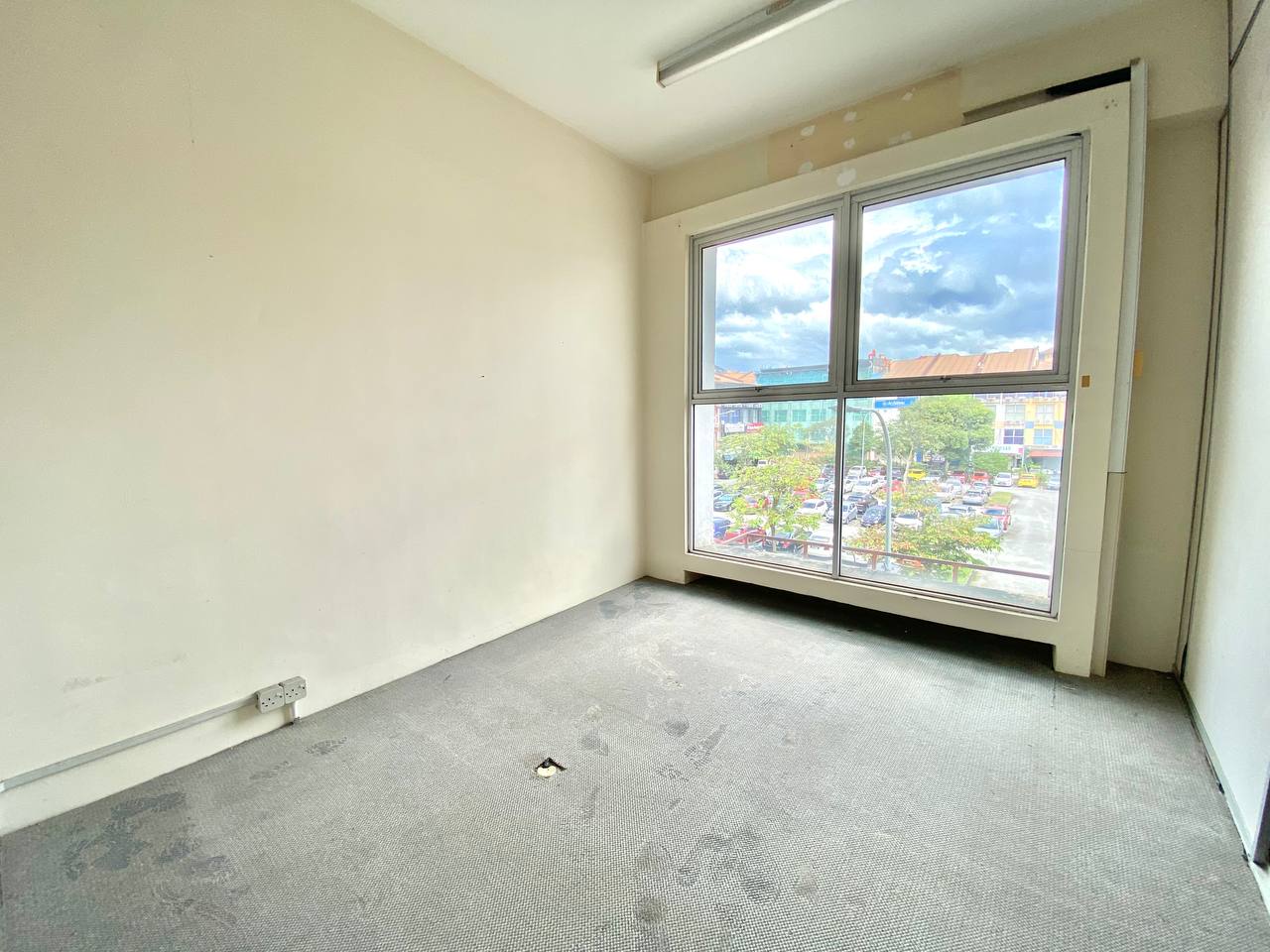 End Lot - 4 Storey Shoplot Melawati Square - photo 11