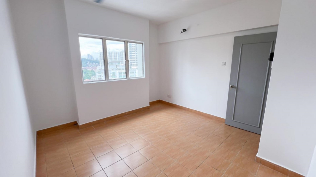 VILLA MAKMUR CONDOMINIUM - DUTAMAS RAYA KL - photo 4