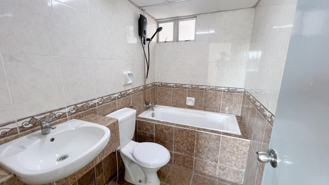 VILLA MAKMUR CONDOMINIUM - DUTAMAS RAYA KL - photo 7
