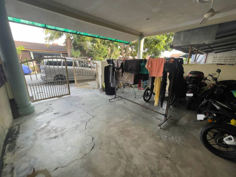 1 Storey Terrace, Seksyen 17, Shah Alam - photo 2