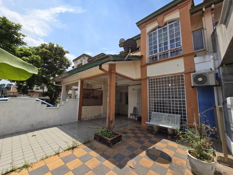 Termurah 2 Storey Terrace Bandar Tun Hussein Onn - photo 2