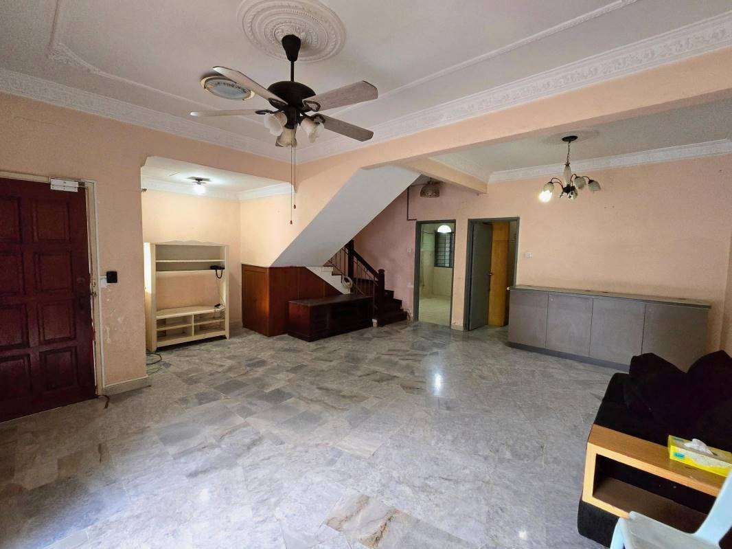 Termurah 2 Storey Terrace Bandar Tun Hussein Onn - photo 6