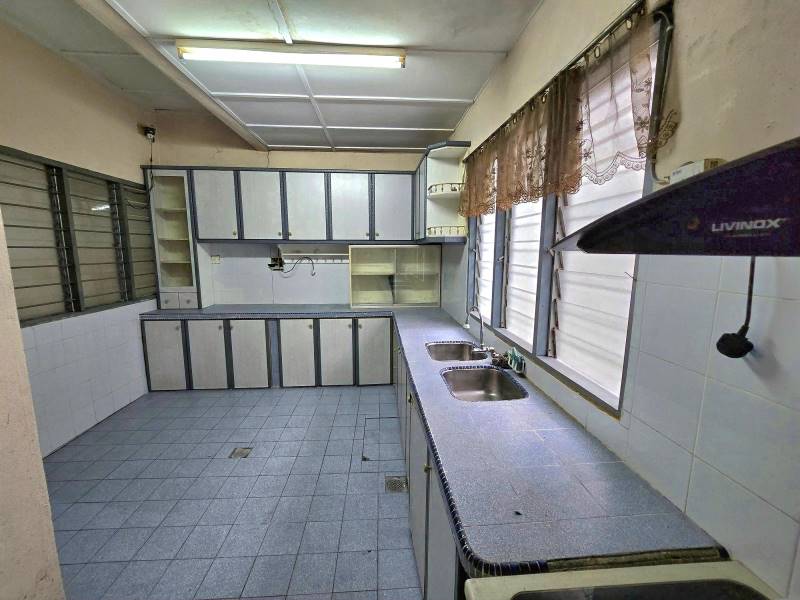 Termurah 2 Storey Terrace Bandar Tun Hussein Onn - photo 8