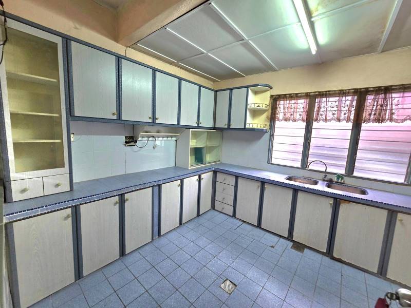 Termurah 2 Storey Terrace Bandar Tun Hussein Onn - photo 10