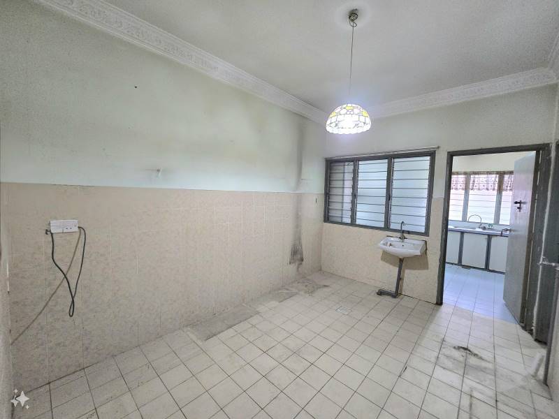 Termurah 2 Storey Terrace Bandar Tun Hussein Onn - photo 13