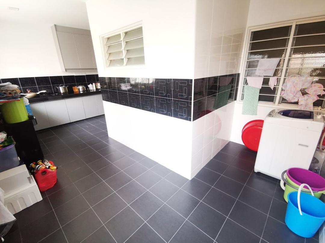Renovated End Lot Double Storey Taman Pelangi, Sem - photo 9