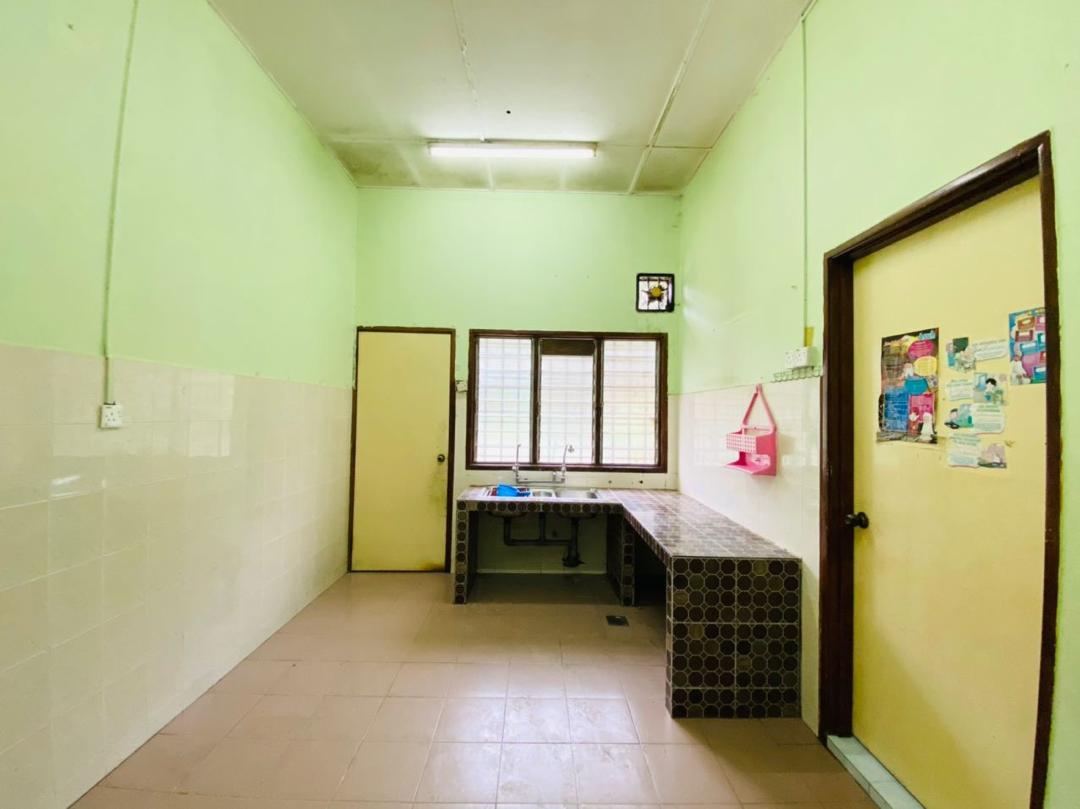 SINGLE STOREY TERRACE HOUSE, TAMAN MERU JAYA 4 - photo 10