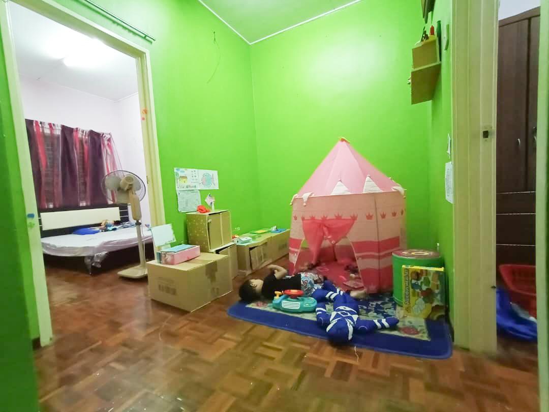 DOUBLE STOREY LORONG GUGUSAN ALAM, PUNCAK ALAM - photo 4