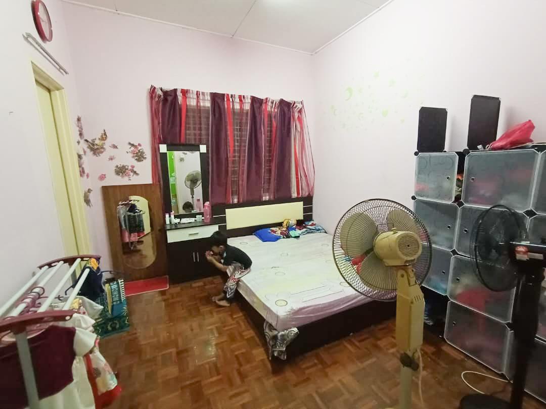 DOUBLE STOREY LORONG GUGUSAN ALAM, PUNCAK ALAM - photo 8