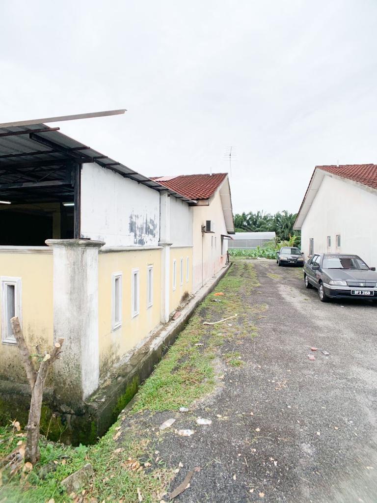 Single Storey End Lot Taman Desa Kencana Jalan Dus - photo 4