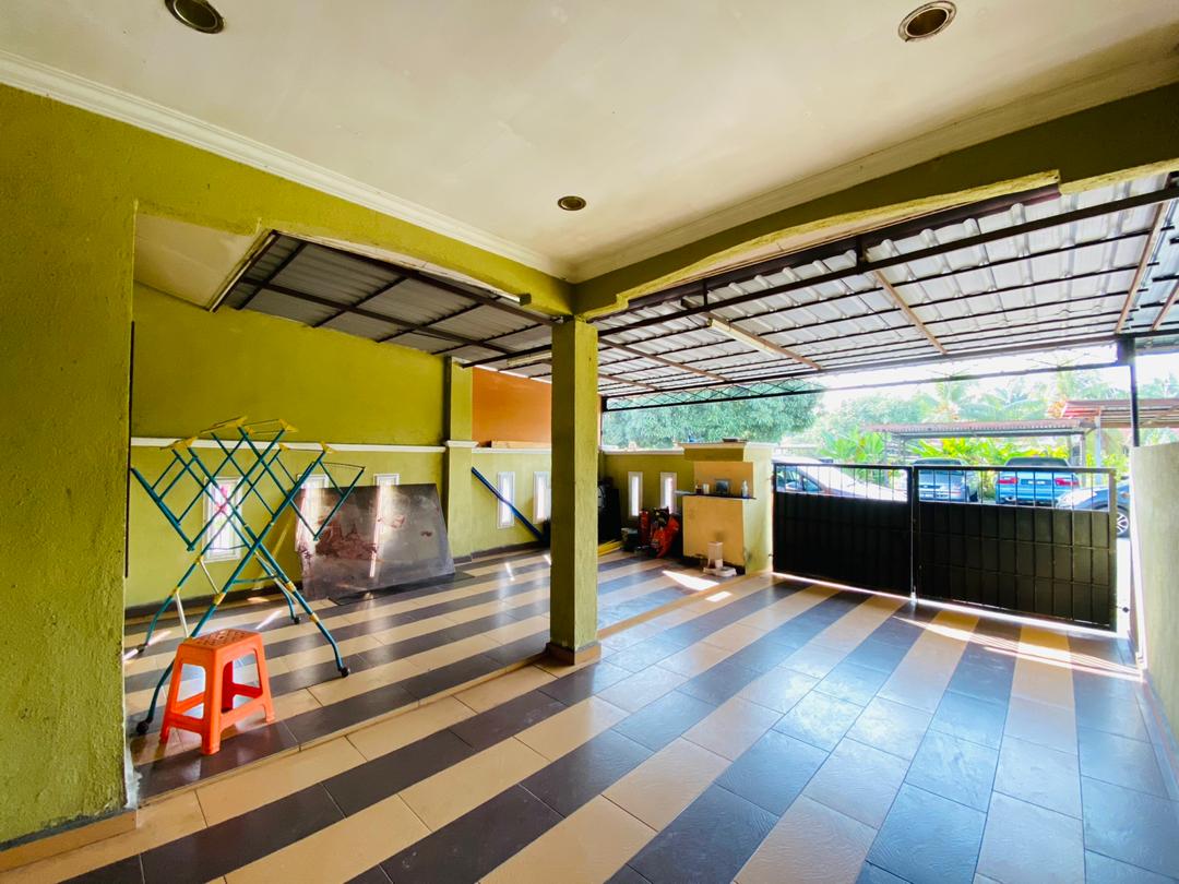 Taman desa Kencana Jalan Dusun Meru Klang End - photo 2
